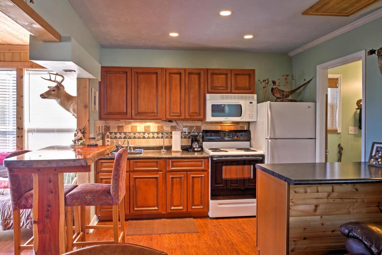 Paradise Cove Cabin With Boathouse And Dock Guntersville Extérieur photo