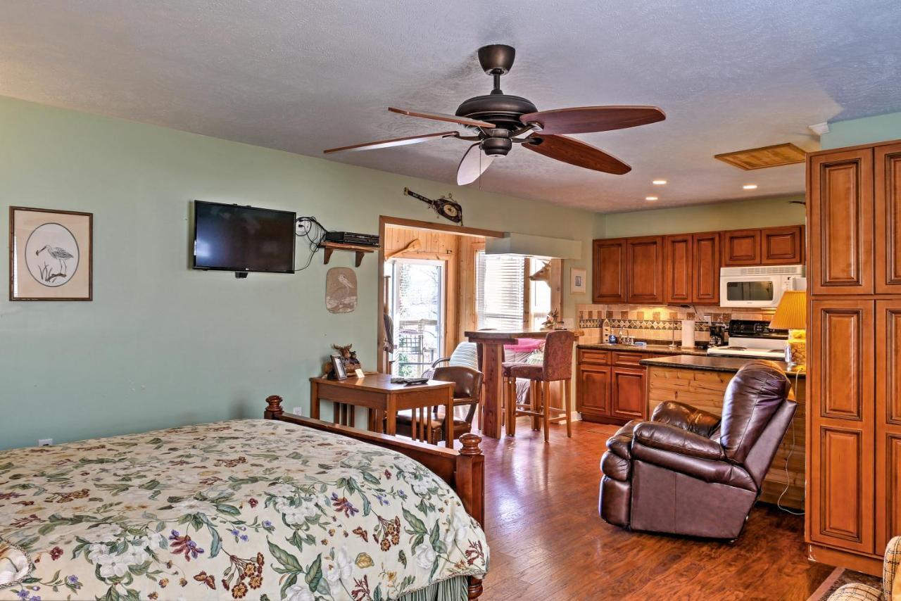 Paradise Cove Cabin With Boathouse And Dock Guntersville Extérieur photo