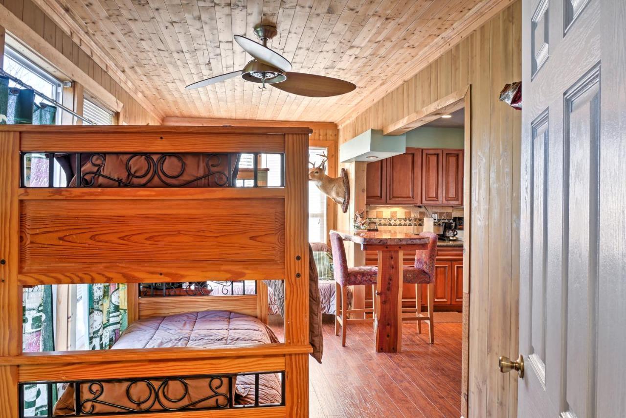 Paradise Cove Cabin With Boathouse And Dock Guntersville Extérieur photo