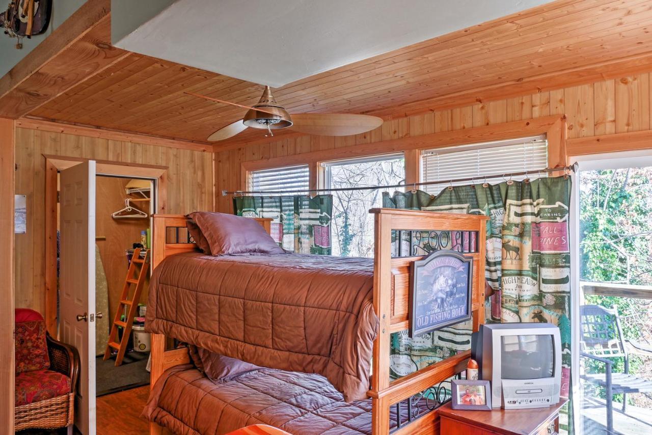 Paradise Cove Cabin With Boathouse And Dock Guntersville Extérieur photo